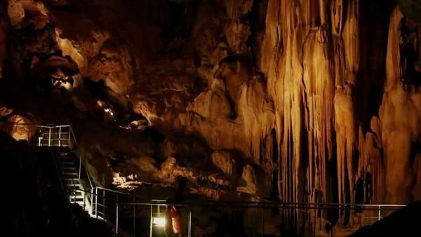 Al Hoota used to attract around 75,000 visitors annually before it was closed for renovation. (YouTube)
