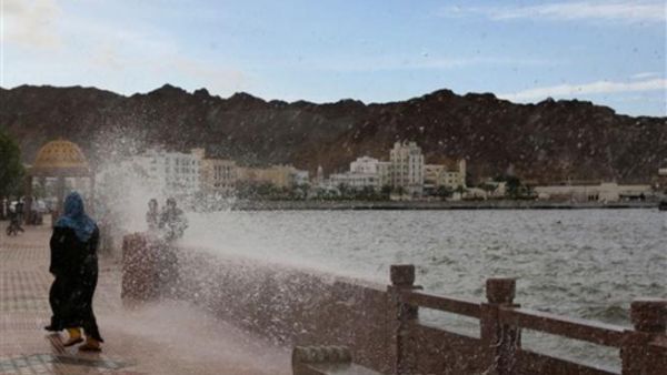 مهاجمون يطلقون النار على ناقلة نفط 