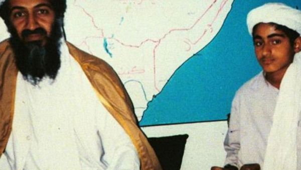 في مطلع نوفمبر(تشرين الثاني) 1998، دانت الحكومة الأمريكية عدداً من عناصر القاعدة لدورهم في تفجيرات السفارتين في مطلع نوفمبر(تشرين الثاني) 1998، دانت الحكومة الأمريكية عدداً من عناصر القاعدة لدورهم في تفجيرات السفارتين