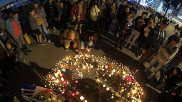  هلع في باريس بعد أنباء غير صحيحة عن هجوم