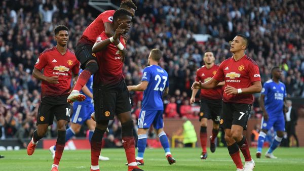 لاعبو مانشستر يونايتد يحتفلون بهدف بوغبا