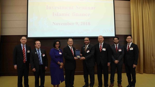 Participants commend Dubai’s bid to become global capital of Islamic economy.