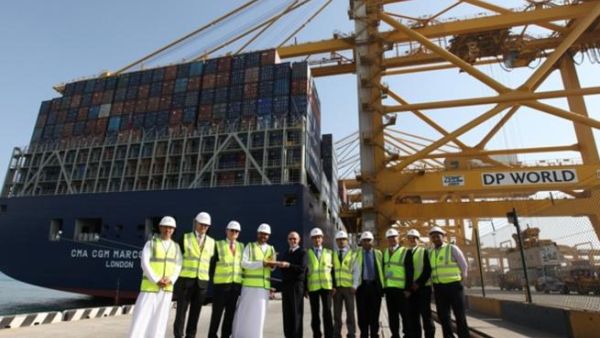 Mohammed Al Muallem, Senior Vice President and Managing Director, DP World, UAE Region, presenting the plaque to Captain Igor Sikic, Master of the ship in the presence of other DP World and CMA CGM officials at Jebel Ali Terminal 2