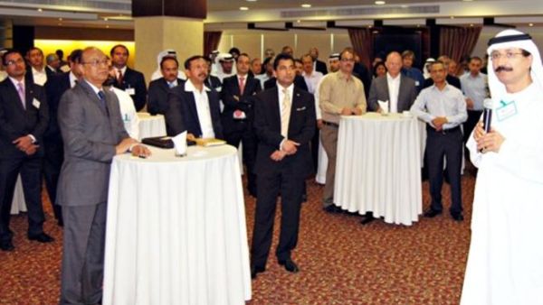 سعادة سلطان أحمد بن سليم، رئيس مجلس إدارة موانئ دبي العالمية، يتحدث إلى المسؤولين التنفيذيين في قطاع سلسلة التوريد