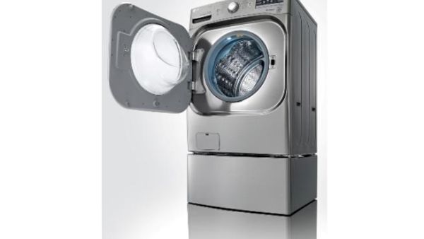 غسالة ومجففة الملابس تيتان من إل جي إلكترونيكس