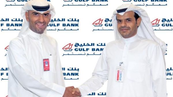 Musaed Al Mazyed, Area Manager congratulating Al Danah weekly winner, Saad Meshal Mezyed Al-Mutairi Musaed Al Mazyed, Area Manager congratulating Al Danah weekly winner, Saad Meshal Mezyed Al-Mutairi