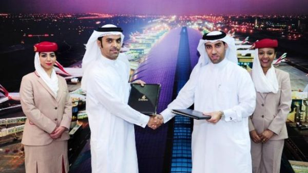 Nasser bin Kherbash, Emirates Divisional Senior Vice-President, HR Development and Employee Services, and Essa Al Mulla, ENDP Executive Director Knowledge & Human Development Authority, signing the MOU