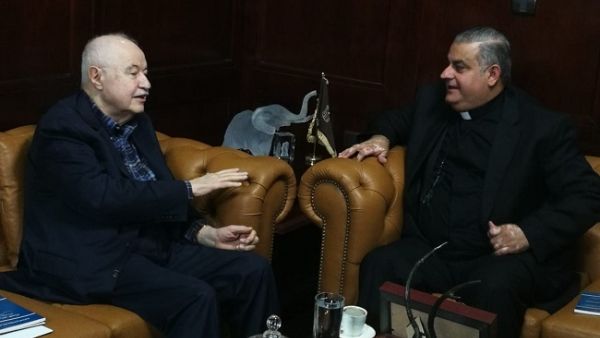 سعادة الدكتور طلال أبوغزاله والأب رفعت بدر، المدير العام للمركز الكاثوليكي للدراسات والإعلام