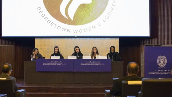 خلال المؤتمر 