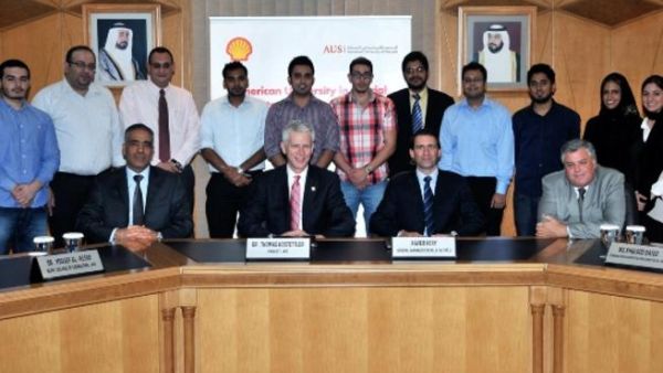 خلال توقيع الاتفاقية