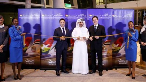 Etihad Airways’ Chief Commercial Officer Peter Baumgartner, Air Seychelles’ Chief Executive Officer Cramer Ball and Abu Dhabi Airports Company Chief Commercial Officer, Mohamad Al Balooki celebrated the launch of Etihad Airways and Air Seychelles codeshare services.