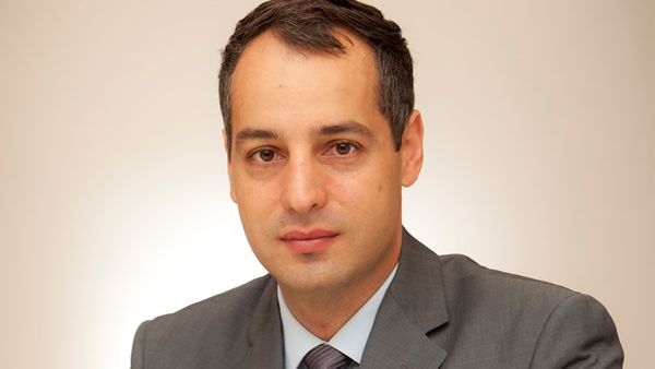الدكتور أليكسيس أنتونياديس الأستاذ المساعد في الجامعة