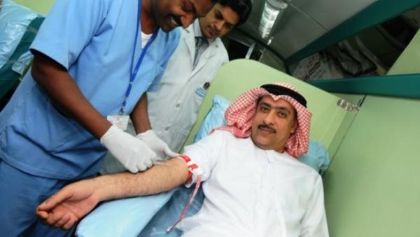 Mohamed Amiri, Acting CEO of Ajman Bank, donating blood in Khalifa branch Mohamed Amiri, Acting CEO of Ajman Bank, donating blood in Khalifa branch