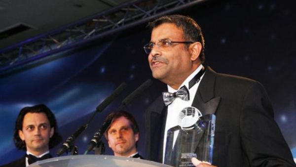 Ram Menen, Emirates’ Divisional Senior Vice President Cargo, collects his Lifetime Achievement trophy at the UK’s Cargo Airline of the Year Awards