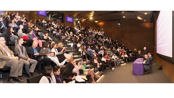 تُلقي الدراسة الخامسة لجامعة نورثويسترن حول استخدام وسائل الإعلام في الشرق الأوسط نظرة فاحصة على أنماط استهلاك وسائل الإعلام في سبع دول عربية، هي الأردن ولبنان وقطر والسعودية ومصر وتونس والإمارات العربية المتحدة.