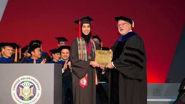 بشرى السليطي، خريجة برنامج العلوم البيولوجية
