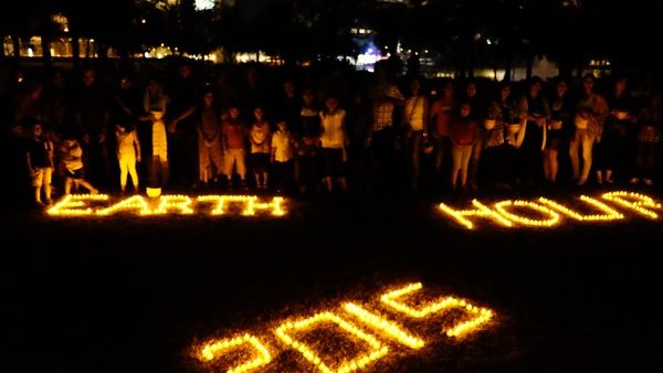 Canon Middle East and partners celebrate Earth Hour 2015