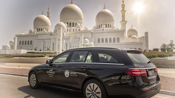 Customers can now book and confirm their chauffeur service up to 12 hours prior to their flight’s departure. 