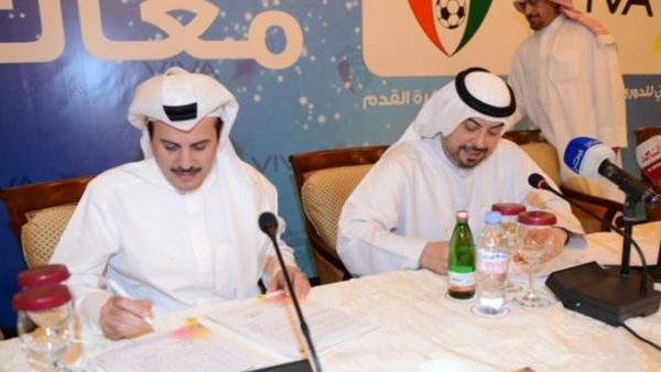 Chairman, Sheikh Dr. Talal Al Fahad Al-Ahmad Al-Sabah, and VIVA’s Chief Executive Officer, Eng. Salman Bin Abdul Aziz Al-Badran during the signing of the contract