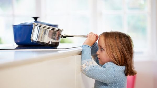 Have a one-meter wide designated ‘kid-free zone’ around open fires and space heaters, says Hamad Medical Corporation (HMC). 