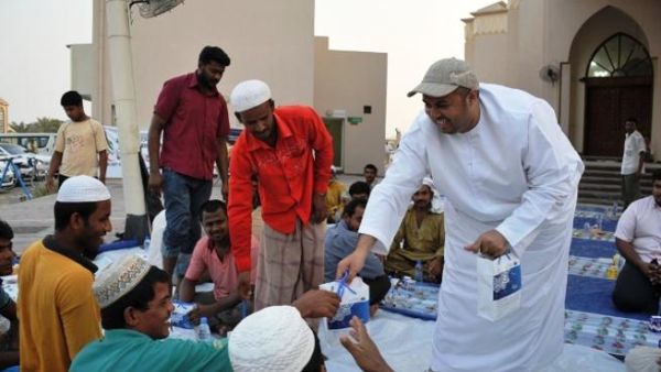 توزيع إفطار الصائم في المساجد