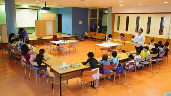 The program is divided into two periods where Al Rashidiya library, Hatta library and Mankhool library will host the first programme. The program is divided into two periods where Al Rashidiya library, Hatta library and Mankhool library will host the first programme.