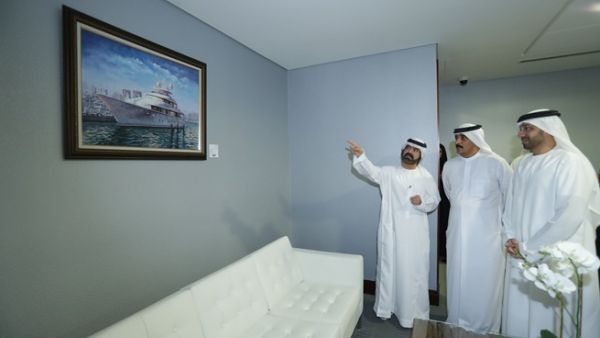 تتطلع الهيئة من خلال هذه المبادرات إلى تشجيع الفنانين الإماراتيين ودعمهم لإبراز أعمالهم من خلال عرضها في المرافق العامة.