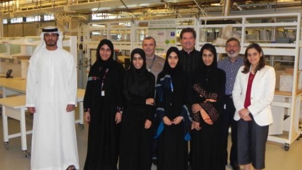 The students with the professors of Masdar Institute