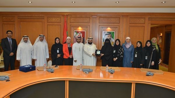 أعرب وفد بلدية دبي عن تقديره الكبير لتجربة جمارك دبي في تحقيق التميز المؤسسي عبر تطبيق أفضل الممارسات العالمية من خلال اتباع أحدث المنهجيات الدولية الحديثة للتطوير والتميز.