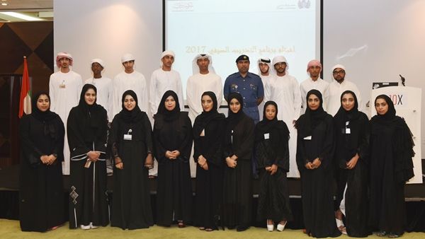 تم تدريب 40 طالباً وطالبة من فئات دراسية مختلفة للتعرف على طبيعة العمل في الجمارك، واطلاعهم على دورها المحوري في حماية المجتمع وتعزيز التنمية الاقتصادية لإمارة دبي.