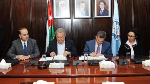 بموجب هذه الاتفاقية ستقوم مدلاب بتدريب 26 طالباً يتم توزيعهم على كافة أفرع مختبرات مدلاب والبالغ عددها 40 مختبر في المملكة الأردنية الهاشمية. بموجب هذه الاتفاقية ستقوم مدلاب بتدريب 26 طالباً يتم توزيعهم على كافة أفرع مختبرات مدلاب والبالغ عددها 40 مختبر في المملكة الأردنية الهاشمية.