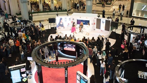 Dubai Shopping Festival offers visitors a rewarding shopping experience! Dubai Shopping Festival offers visitors a rewarding shopping experience!