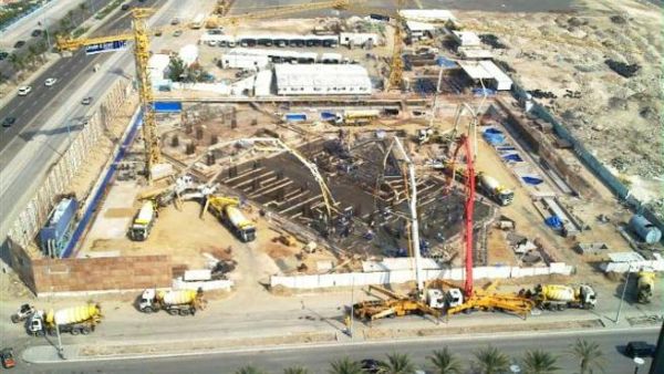 Construction continues after completion of the foundation of Al Jawharah Tower, located on the Jeddah Corniche Construction continues after completion of the foundation of Al Jawharah Tower, located on the Jeddah Corniche