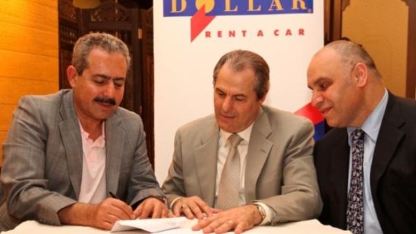 مجدي جلاد، المدير التنفيذي لشركة دولار لتأجير السيارات في الأردن خلال الافتتاح