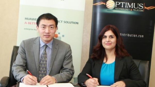 Dong Wu, VP, Huawei, Enterprise Business, Middle East and Meera Kaul, MD of Optimus