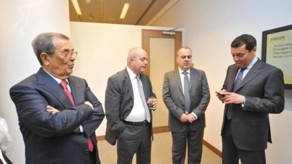 سميح دروزة (يسار) مع كل من الدكتور جورج نجار وسعيد دروزة وجواد خليفة