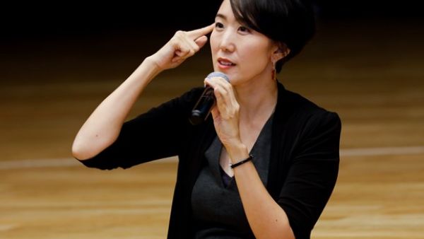 Dr Yuhyun Park discusses digital citizenship and its potential dangers with students