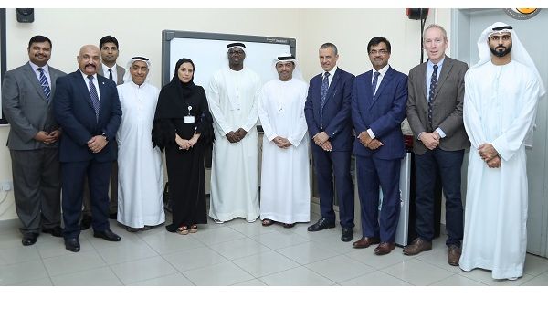 قام وفد من اقتصادية دبي برئاسة عبداللطيف المرزوقي، مدير أوّل قسم توعية المستهلك، بافتتاح مركز إسعاد المستهلكين، بحضور محمد مقتاري، المدير الإداري في المشروعات التجارية، إلى جانب عدد موظفي اقتصادية دبي والمشروعات التجارية.