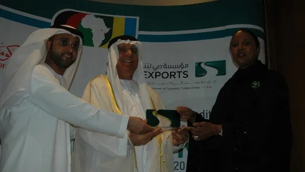 Dubai Exports honours HE Amina