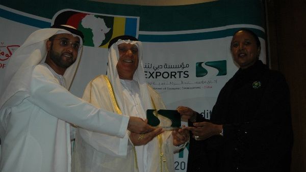 Dubai Exports honours HE Amina