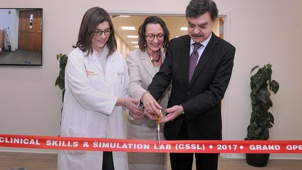 مختبر المهارات الإكلينيكية والمحاكاة