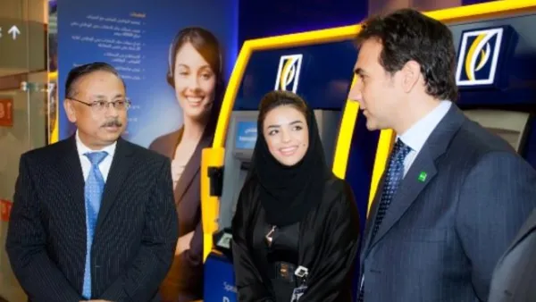 بنك "الإمارات دبي الوطني" أول بنك يطلق جهاز الصراف التفاعلي في منطقة الشرق الأوسط