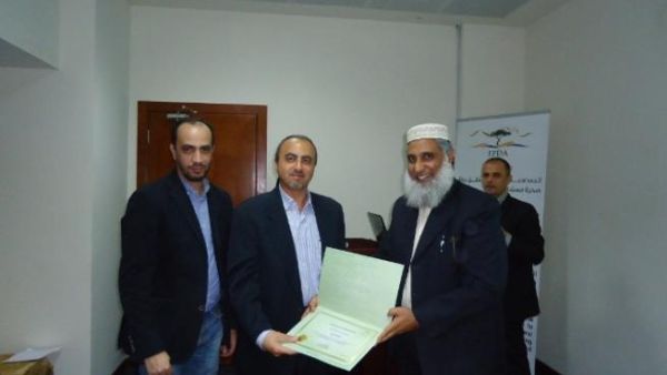 RAK Ceramics receiving the award