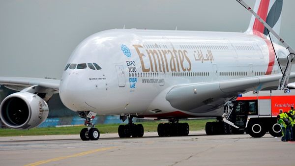 استقبال طائرة الإمارات الإيرباص A380 في مطار فرانكفورت الدولي.
استقبال طائرة الإمارات الإيرباص A380 في مطار فرانكفورت الدولي.