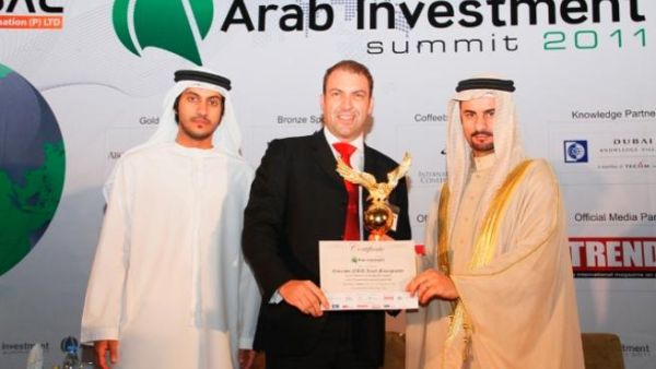 Deon Vernooy, Senior Executive Officer, Emirates NBD Asset Management receiving the award