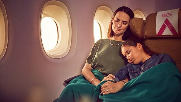 ستكمل الاتحاد للطيران إعادة ترتيب عشر طائرات من طراز إيرباص A380 بمقاعد السياحية الرحبة، والتي تتميز بزيادة في مساحتها تصل إلى 36 بوصة.