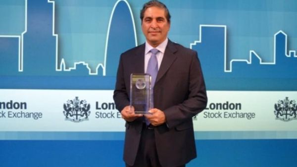 Farhad Irani Head of Retail Banking at Mashreq while receiving the award in London