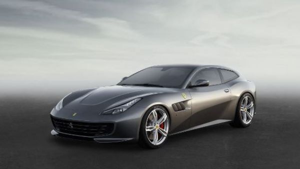 Ferrari_GTC4Lusso