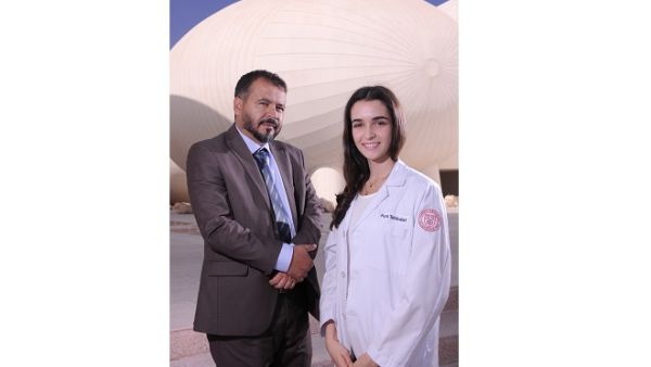 الدكتور نايف مظلوم والطالبة آية طبّلت