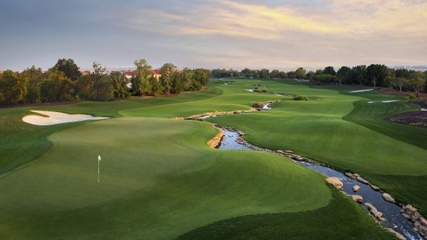 The Earth Course is one of Jumeriah Golf Estates’ two championship golf courses designed by the professional golf legend Greg Norman.